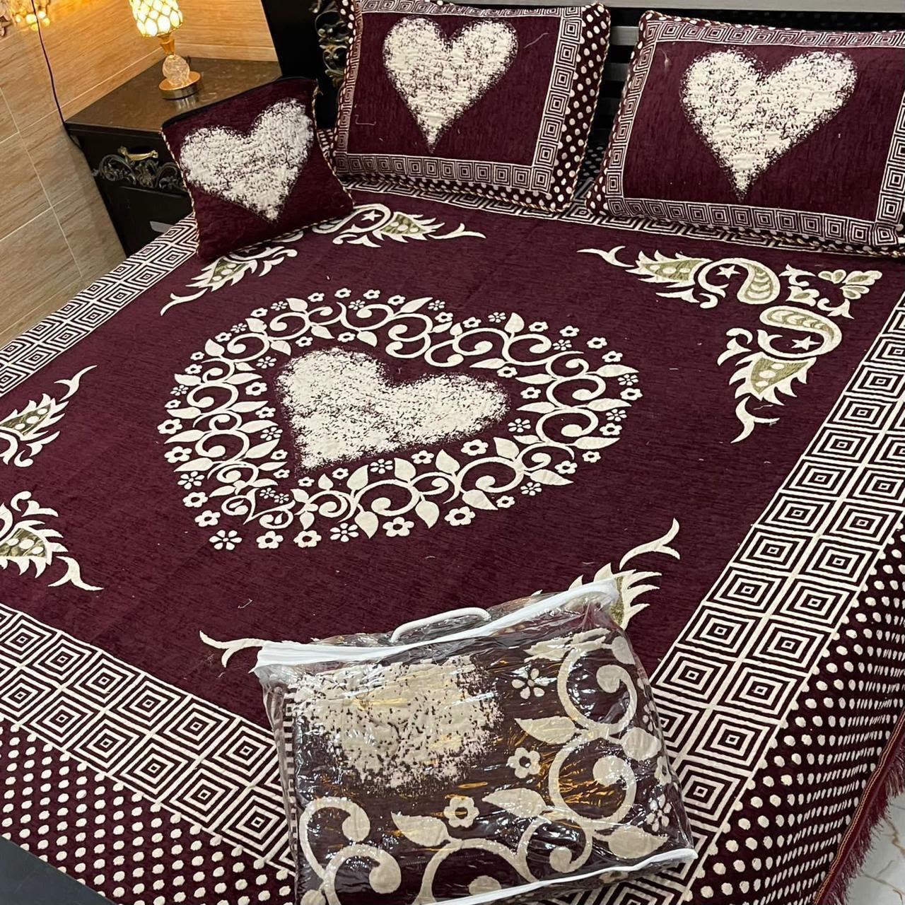 4pc Velvet Jacquard Bedsheet King Size - Design 02