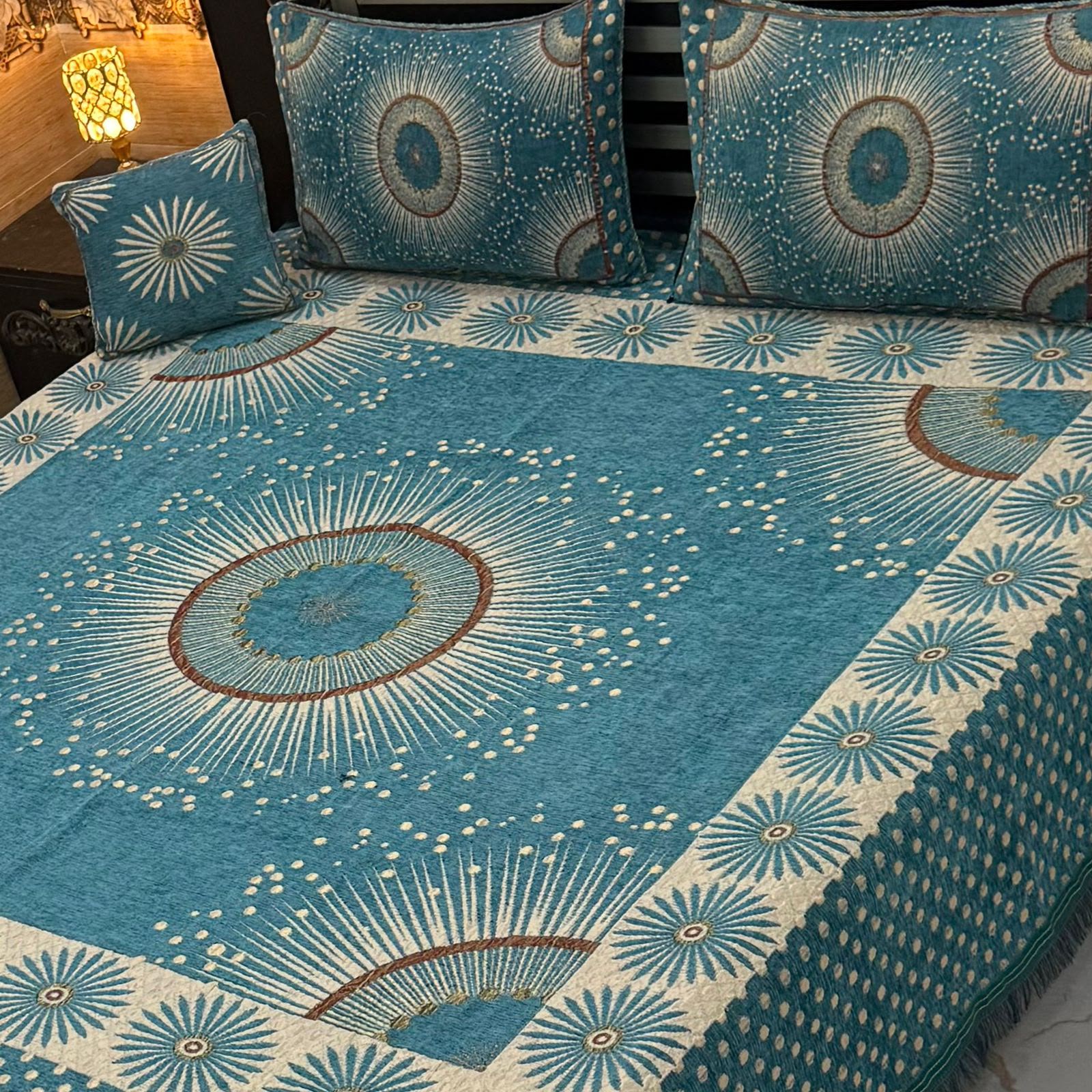 4pc Velvet Jacquard Bedsheet King Size - Design 21