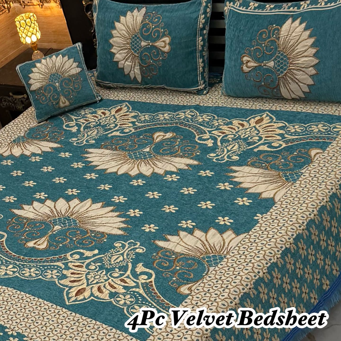 4pc Velvet Jacquard Bedsheet King Size - Design 30