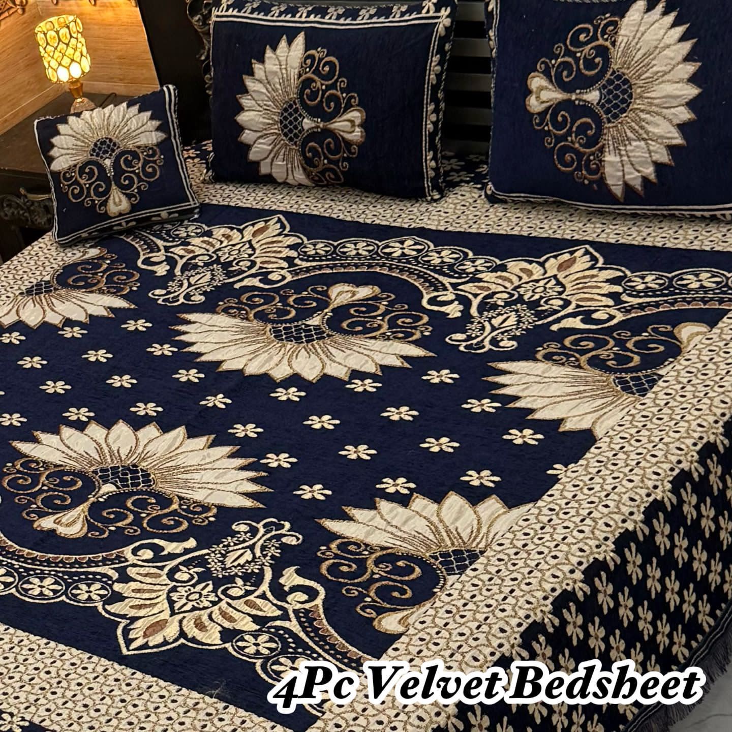 4pc Velvet Jacquard Bedsheet King Size - Design 28