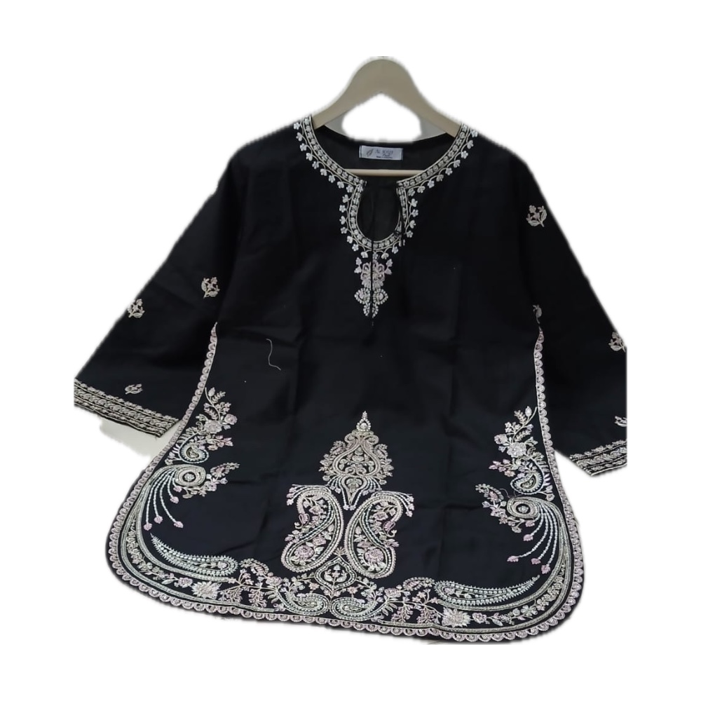 Black Embroidered Kurta with Pink Dupatta (2-Piece)