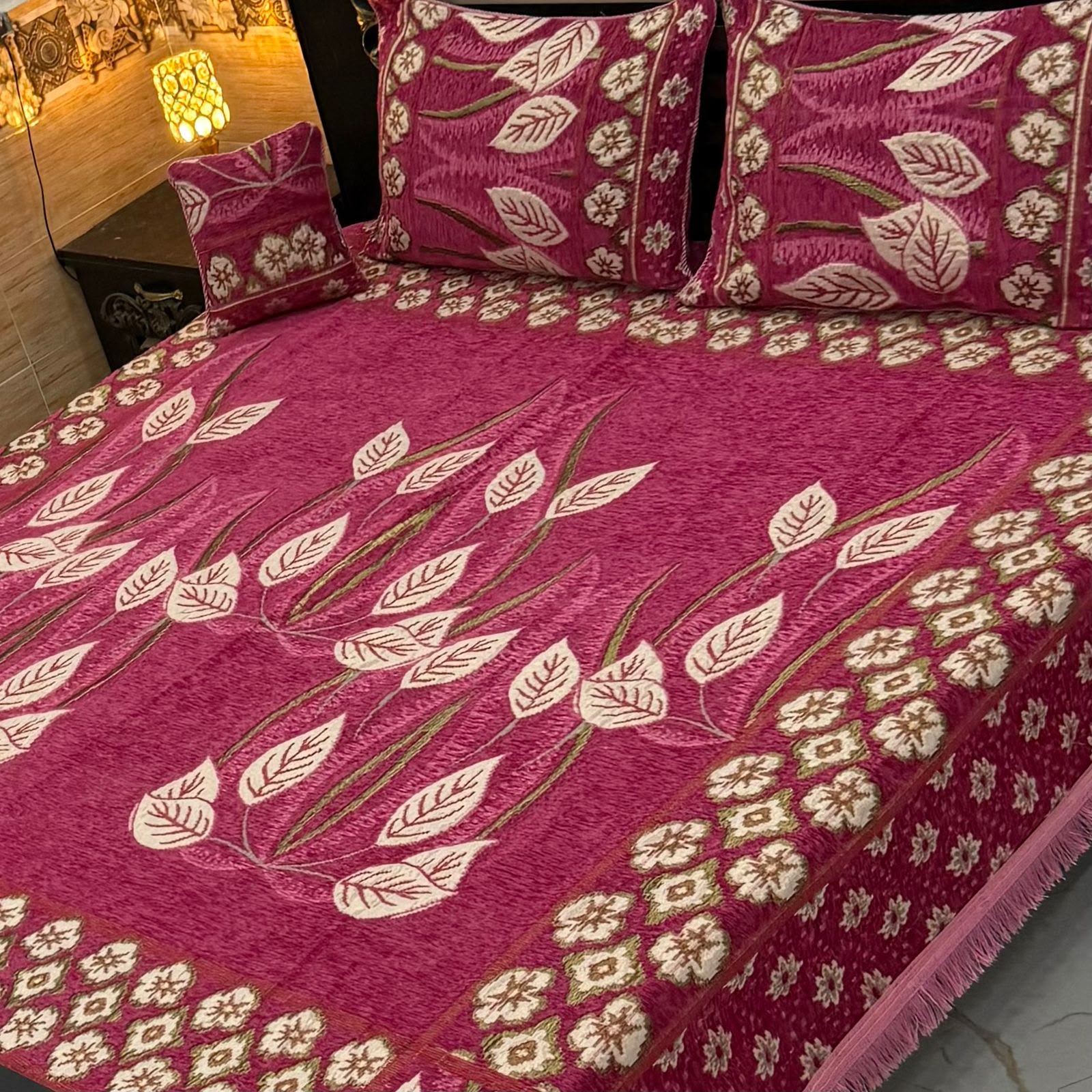4pc Velvet Jacquard Bedsheet King Size - Design 19
