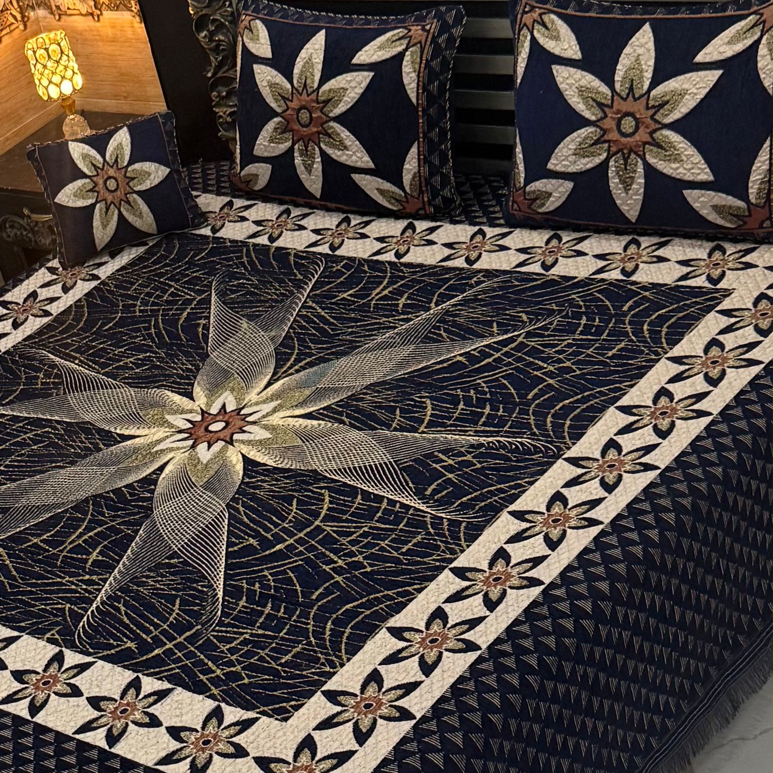 4pc Velvet Jacquard Bedsheet King Size - Design 26
