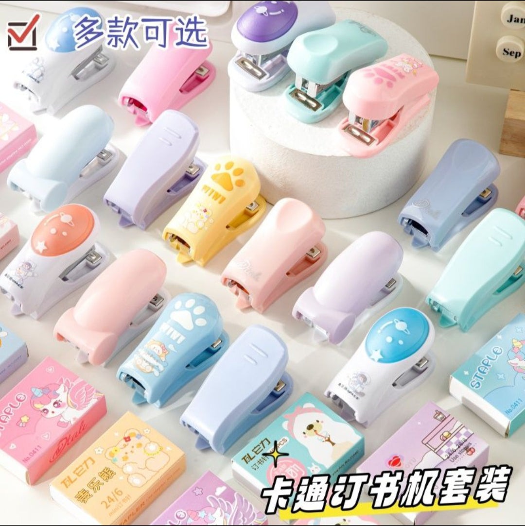Stapler with Pins Blister Pack- Mixed Color