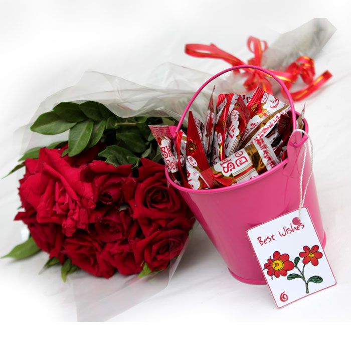 Shahi Deluxe Bucket With Red Roses Bouquet